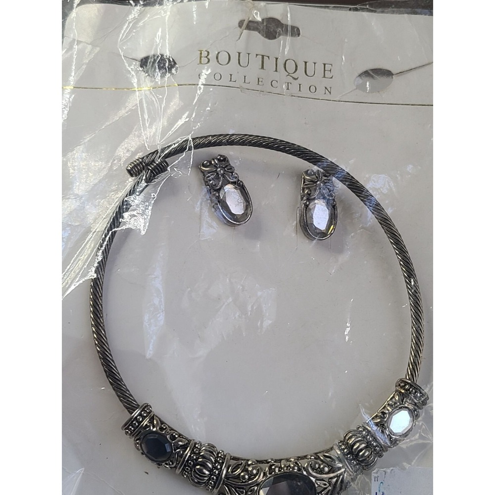 Boutique Collection Silvertone Necklace & Earring Set - Picture 5 of 7